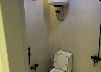 شاليه بجلسة خارجية ومسبح خارجي