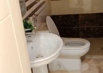 شقة بغرفتين نوم وصالة