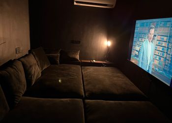 شالية بمجلس مطل على المسبح 