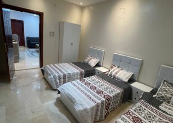 شقة بصالة وغرفتين نوم بدخول ذاتي