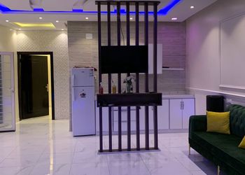 شاليه بمسطح اخضر وجلسة