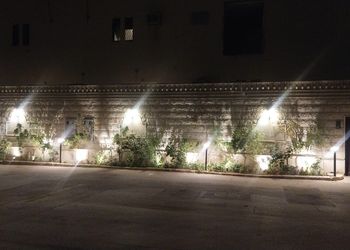 شاليه بصالة مطلة على المسبح 