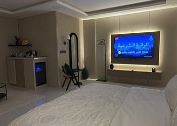 استديو بسرير ماستر وجلسة جانبية