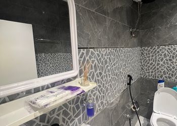 استديو بأثاث مريح وبسيط 