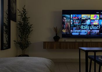 شقة بغرفة معيشة وغرفة نوم 