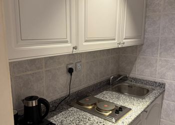 استديو بسريرين فردية