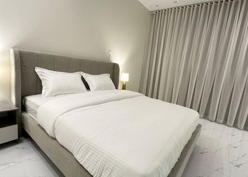 شقة بغرفتين نوم وصالة