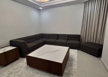 شقة بثلاث غرف نوم وصالة