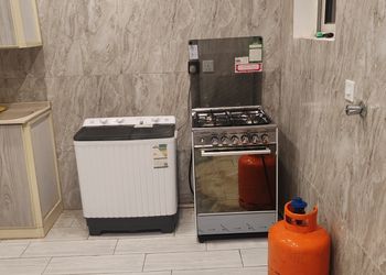 شقة بغرفة جلوس وغرفتين نوم 