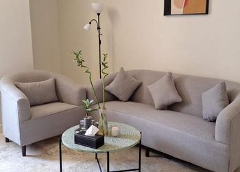 شقة بصالة مريحة ودخول ذاتي 