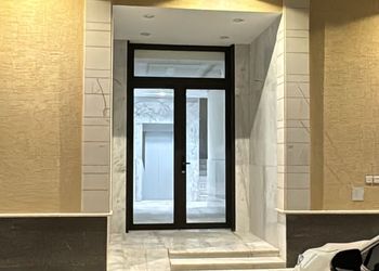 استديو بأثاث مريح وبسيط 