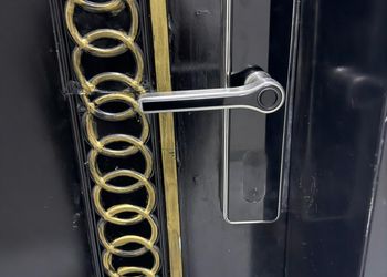 شقة بغرفتين نوم وصالة 