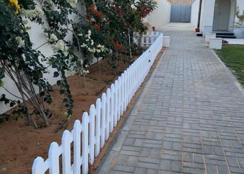شاليه بمجلس مطل على المسبح 