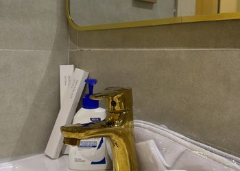 شقة بدخول ذاتي وتصميم هادئ