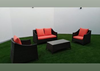 شاليه بمسبح داخلي وجلسة خارجية