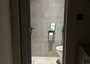 استديو بسرير ماستر وجلسة جانبية