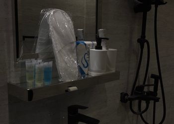 استديو بسرير ماستر وجلسة جانبية 