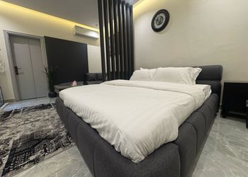 استديو هادئ بدخول ذاتي