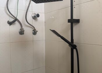 استديو بسرير ماستر وجلسة 