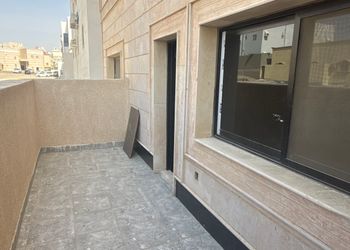 شقة بغرفتين نوم وصالة