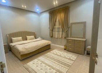 شقة بغرفة نوم ومطبخ متكامل