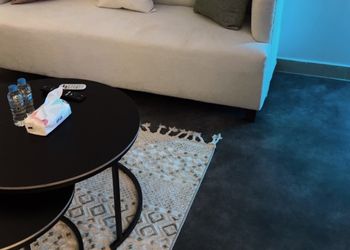 استديو بسرير ماستر وأثاث مريح 