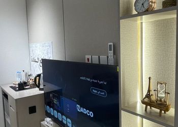 استديو بسرير ماستر وجلسة جانبية 