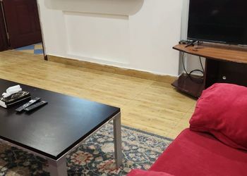 شقة بغرفة معيشة وغرفتين نوم 
