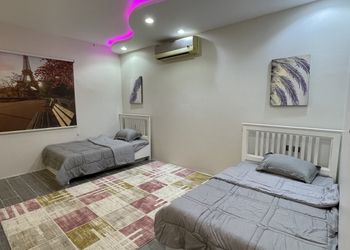 شالية بمجلس ومسبح داخلي