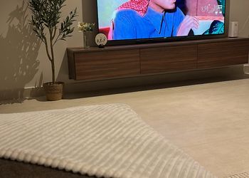 شقة بغرفة معيشة وغرفة نوم 