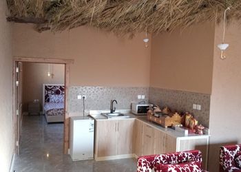 شقة بغرفة معيشة وغرفة نوم 