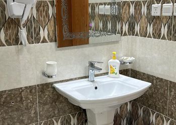 شقة بغرفة نوم وصالة دخول ذاتي 