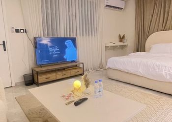 استديو بسرير ماستر وجلسة جانبية