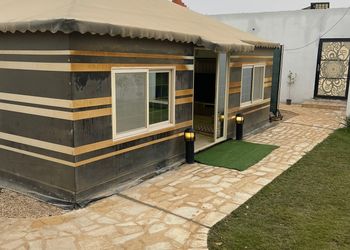 استراحة بمسطح اخضر ومجالس