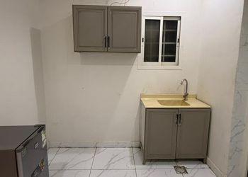 استديو بسرير ماستر