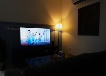 استديو بسرير ماستر وجلسه جانبيه