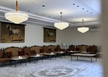 استراحة بمجالس واسعة و ألعاب أطفال 