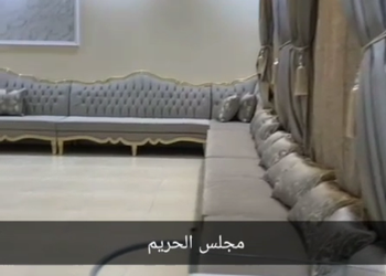 شاليه بخيمة و مسطح اخضر  