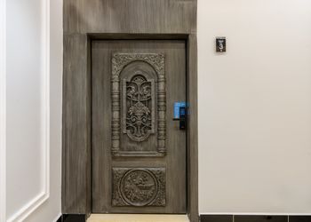 استديو بسرير ماستر وجلسة جانبية