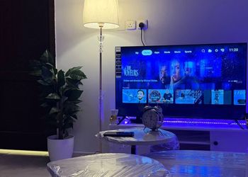 شقة بغرفة معيشة وغرفة نوم 