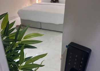 استديو بسرير ماستر ودخول ذاتي