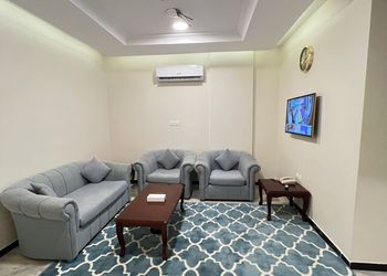 شقة بغرفة معيشة وغرفة نوم 