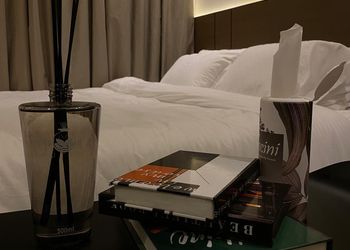 استديو هادئ بسرير ماستر