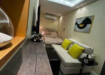 استديو هادئ بدخول ذاتي 