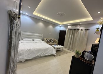 استديو بدخول ذاتي ومدخل جانبي 