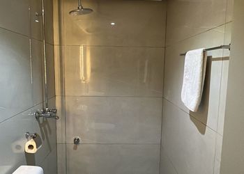 استديو هادئ بدخول ذاتي 