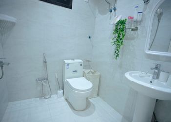 استديو بأثاث مريح وبسيط 