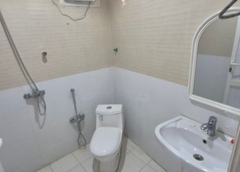 استديو بأثاث مريح وبسيط 