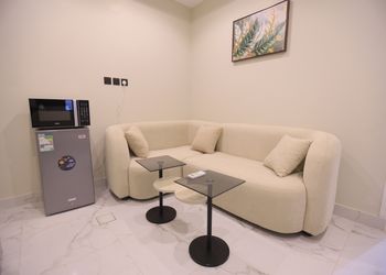 شقة بصالة مريحة ودخول ذاتي 