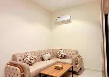 شقة بغرفة معيشة وغرفة نوم 